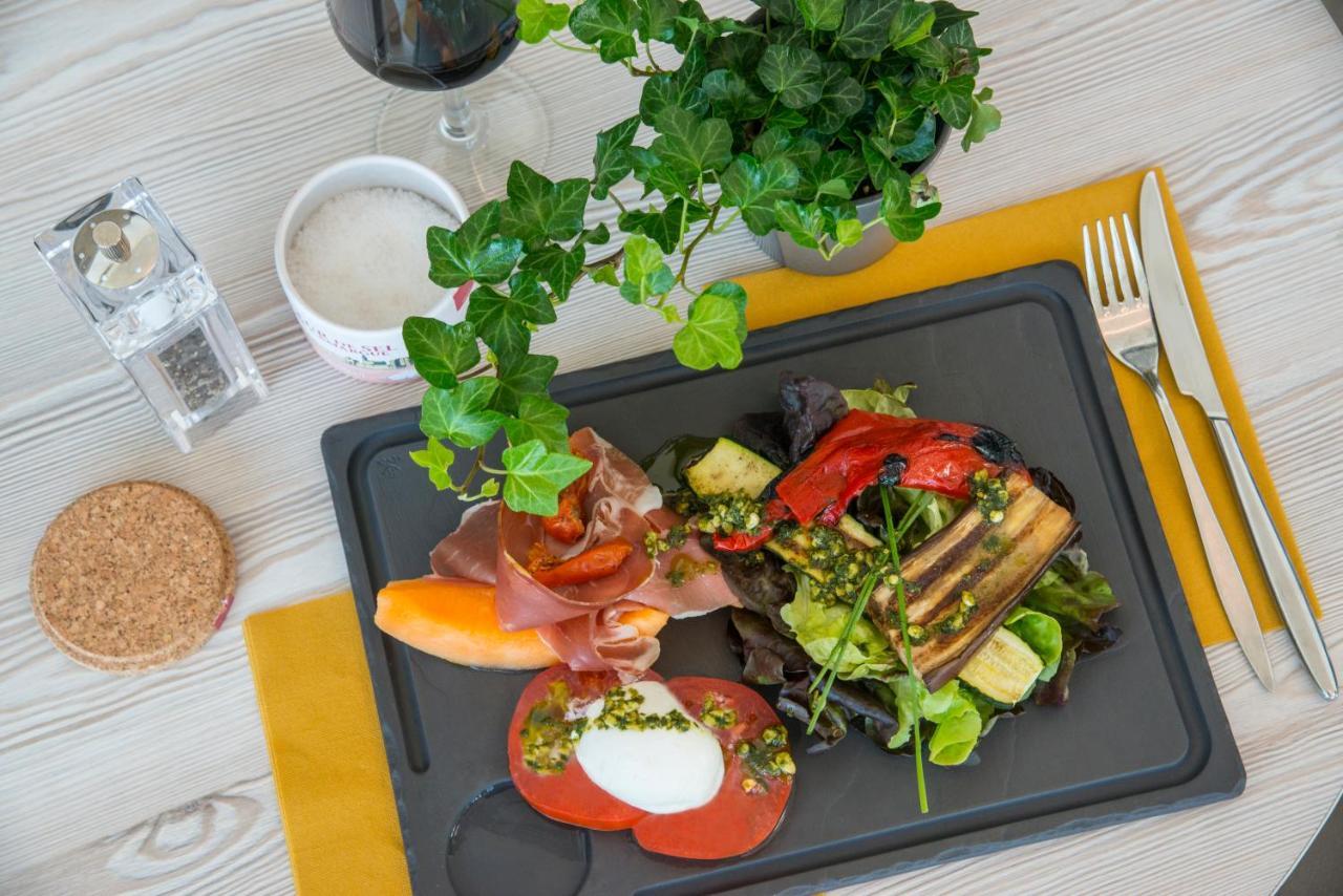 Ibis Styles Pertuis Portes Du Luberon Luaran gambar