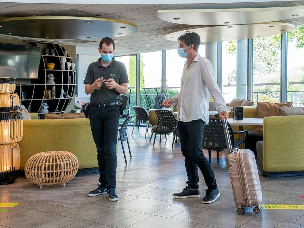 Ibis Styles Pertuis Portes Du Luberon Luaran gambar
