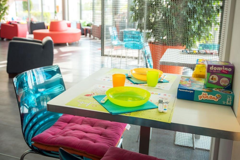Ibis Styles Pertuis Portes Du Luberon Luaran gambar