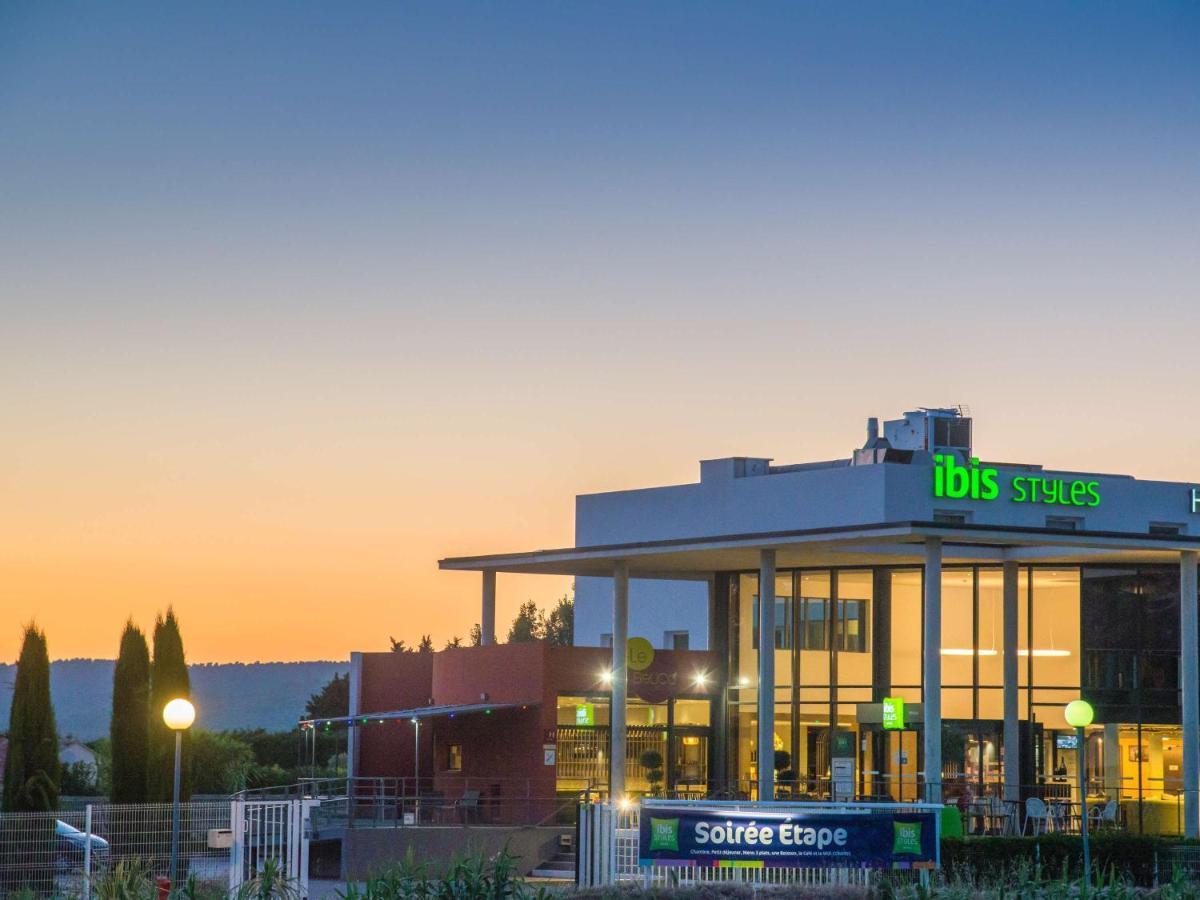 Ibis Styles Pertuis Portes Du Luberon Luaran gambar