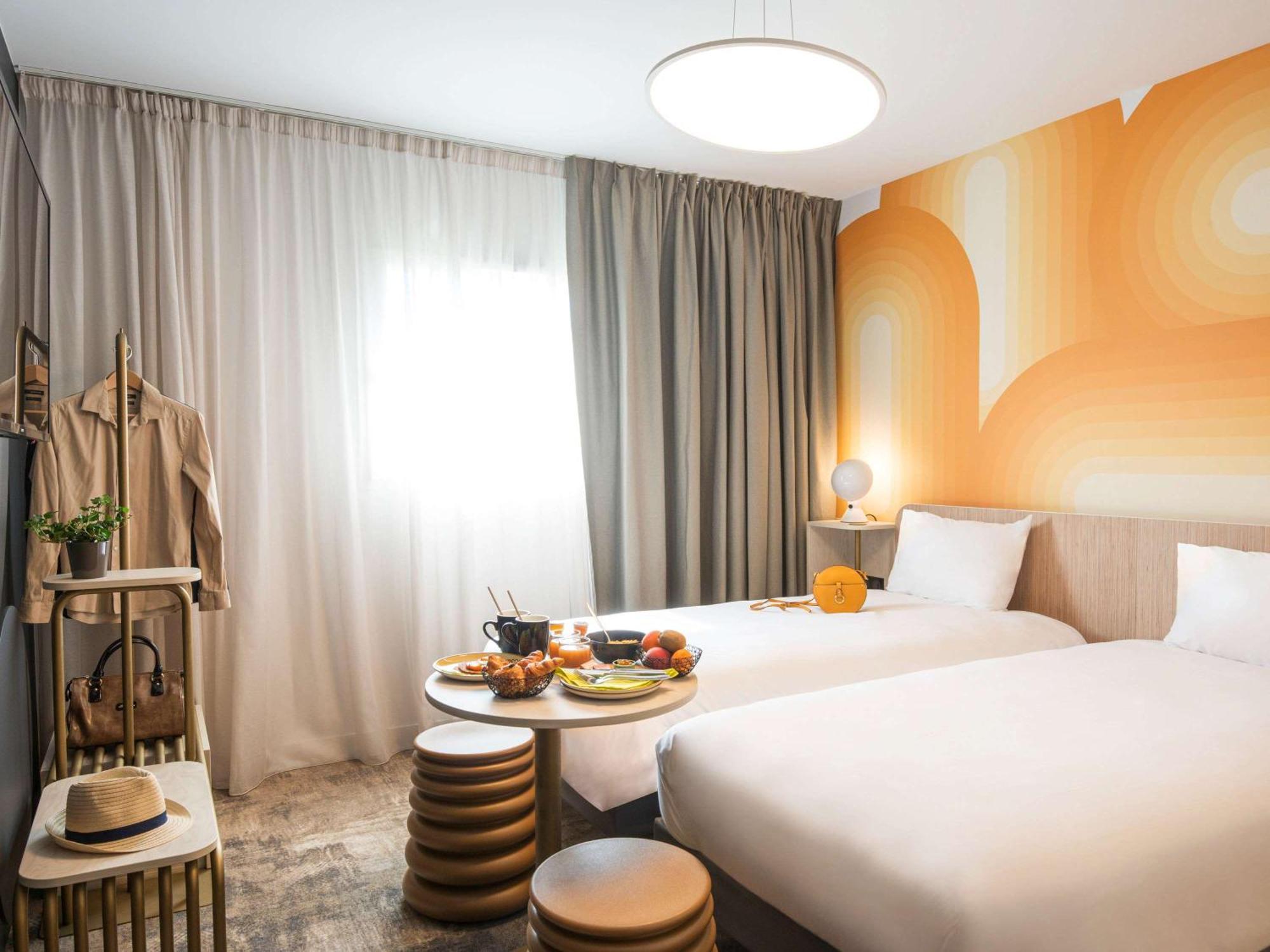 Ibis Styles Pertuis Portes Du Luberon Luaran gambar